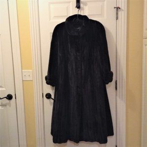 Luxury Full Length Mink Fur Coat. Size 18W